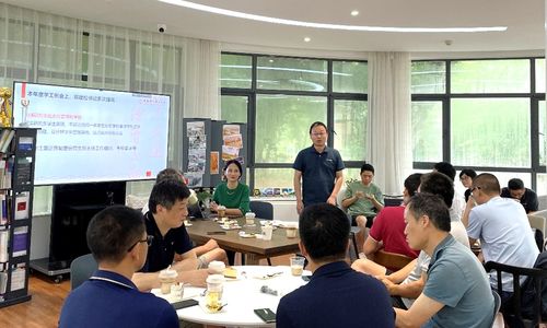 计算机科学与技术学院成功举办“云边心语沙龙”心理健康教育专题培训暨学生工作例会